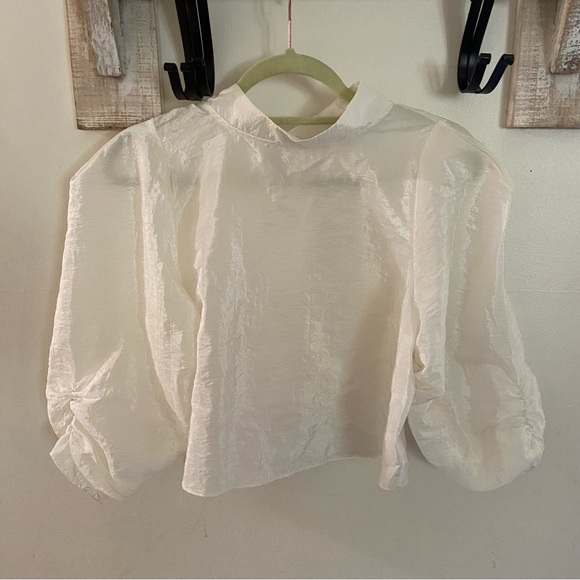 Zara Tops - Zara white puff sleeve gauze top